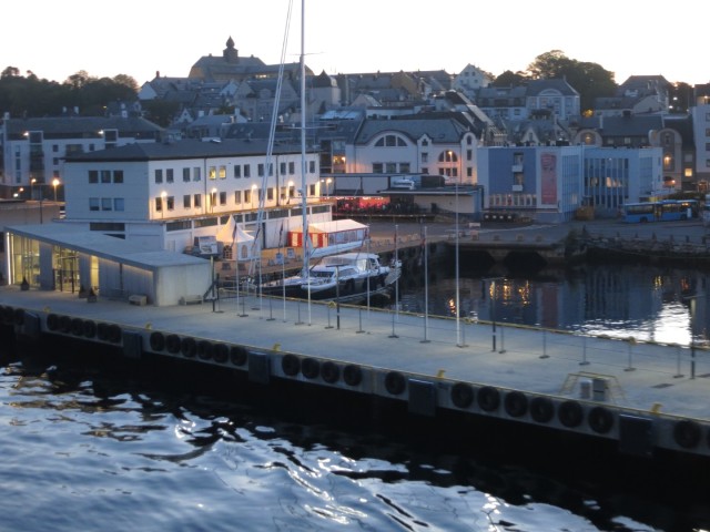 Hurtigruten_2015-06-28_01-17
